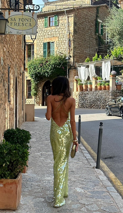 Abito Lungo con Paillettes e Silhouette Fasciata